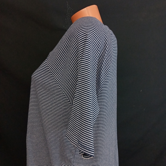 Wetport woman - Picture 4 of 8